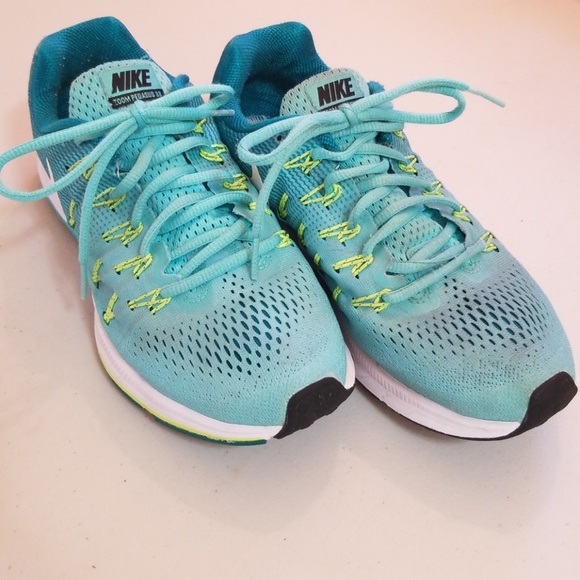 seafoam green nikes